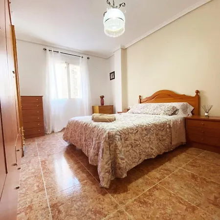 In Great Location In Shared Valencia