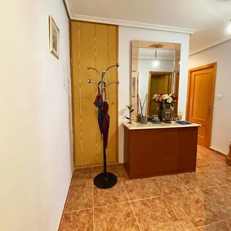 In Great Location In Shared Valencia